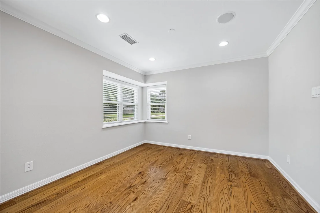 Photo of 1134 Thornton Road
