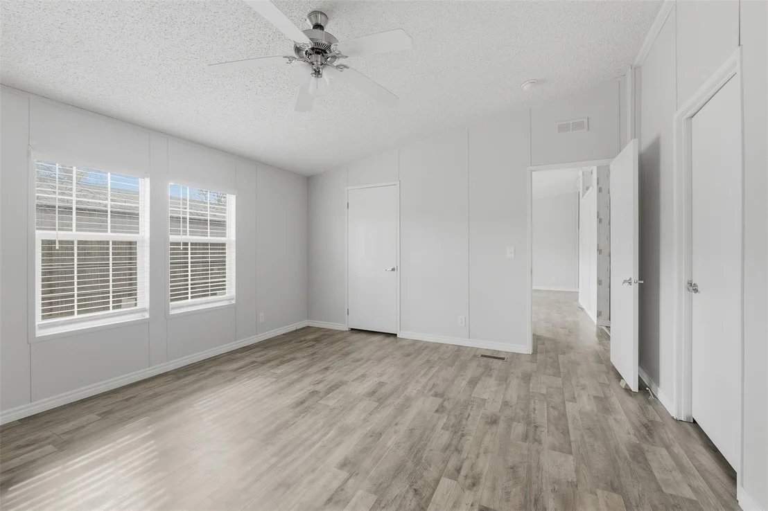 Photo of 210 Nassau Lane
