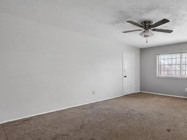 Photo of 11831 Bee Lane