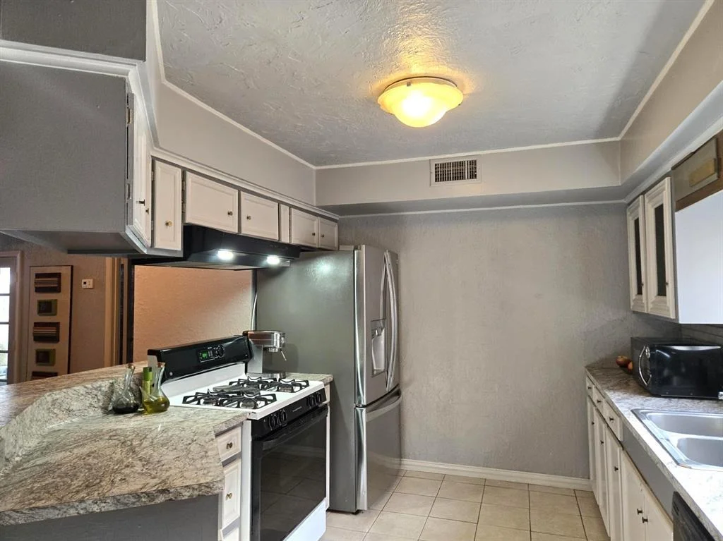 Photo of 2203 Dowling Drive