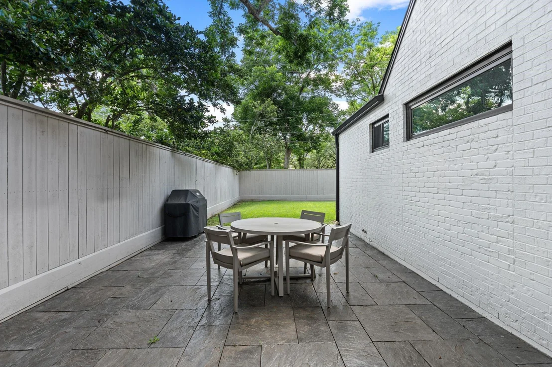 Photo of 6348 Vanderbilt Street