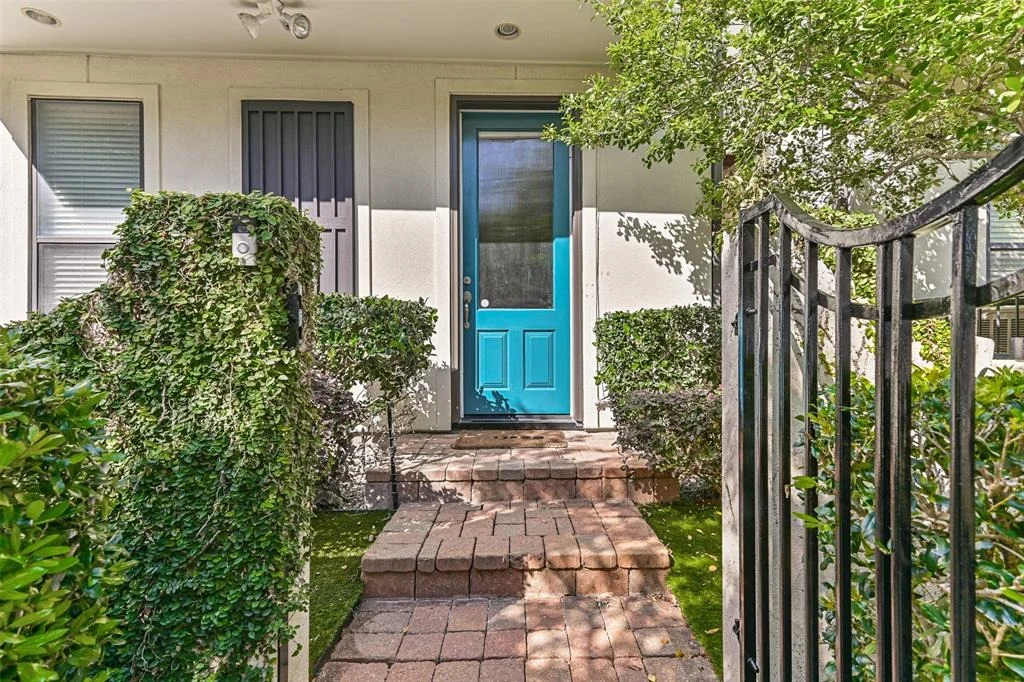 Photo of 2425 Polk Street