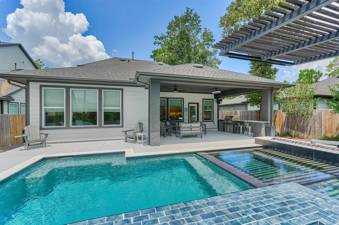 Photo of 320 Bromley Square Drive
