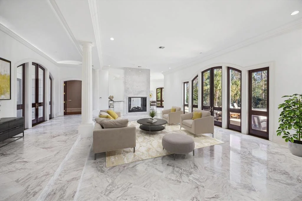 Photo of 324 Buckingham Drive