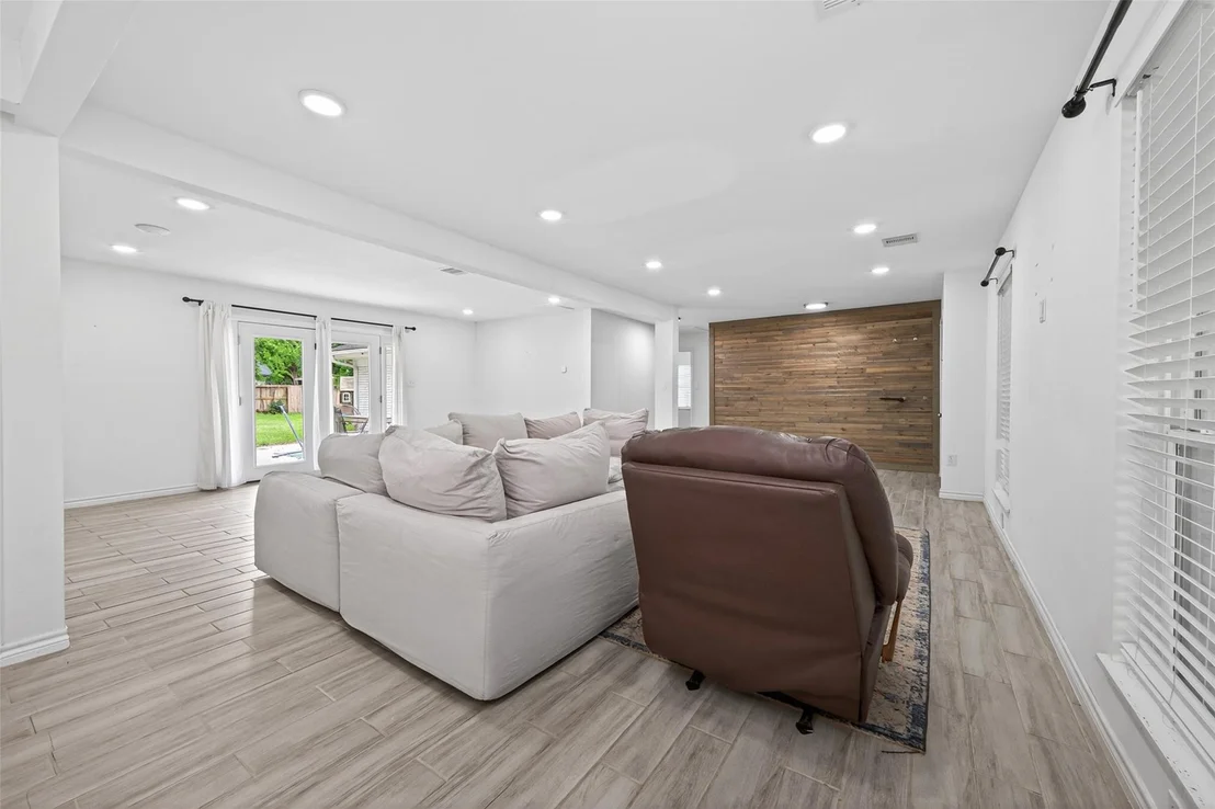Photo of 11107 Cedarhurst Drive