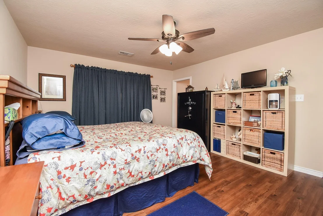 Photo of 16 Peggy Street E