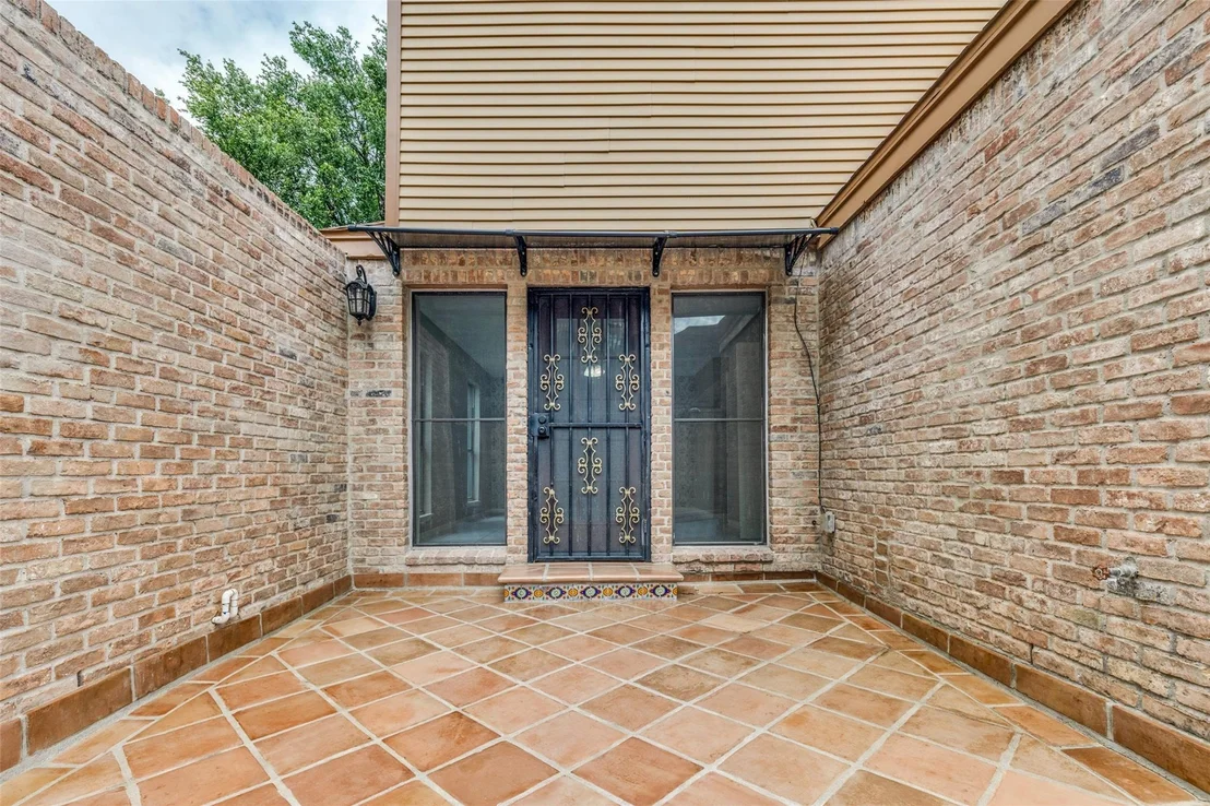 Photo of 7231 Granvia Drive