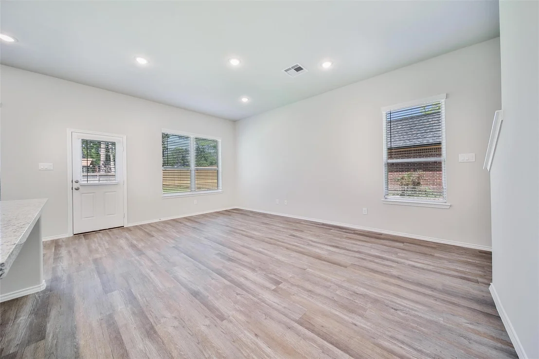 Photo of 1452 Glenoaks Drive