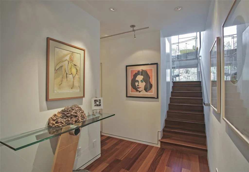Photo of 2320 Blue Bonnet Boulevard