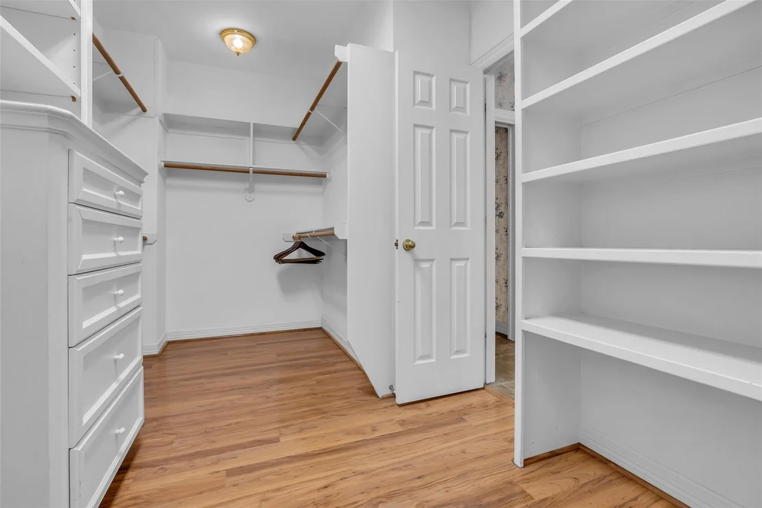 Photo of 4123 Drake Street