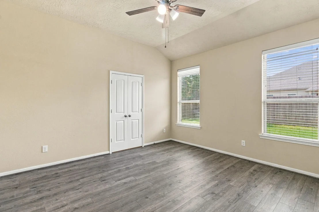Photo of 8117 E Pine Creek Bend