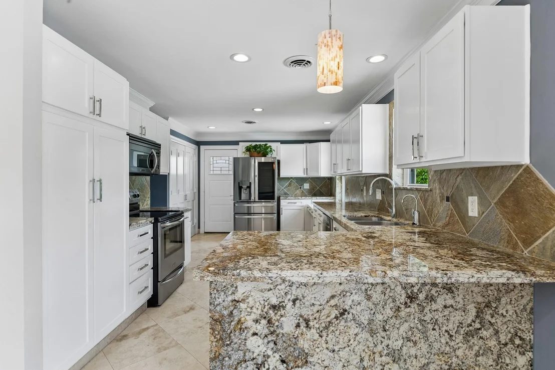 Photo of 9534 Beverlyhill Street