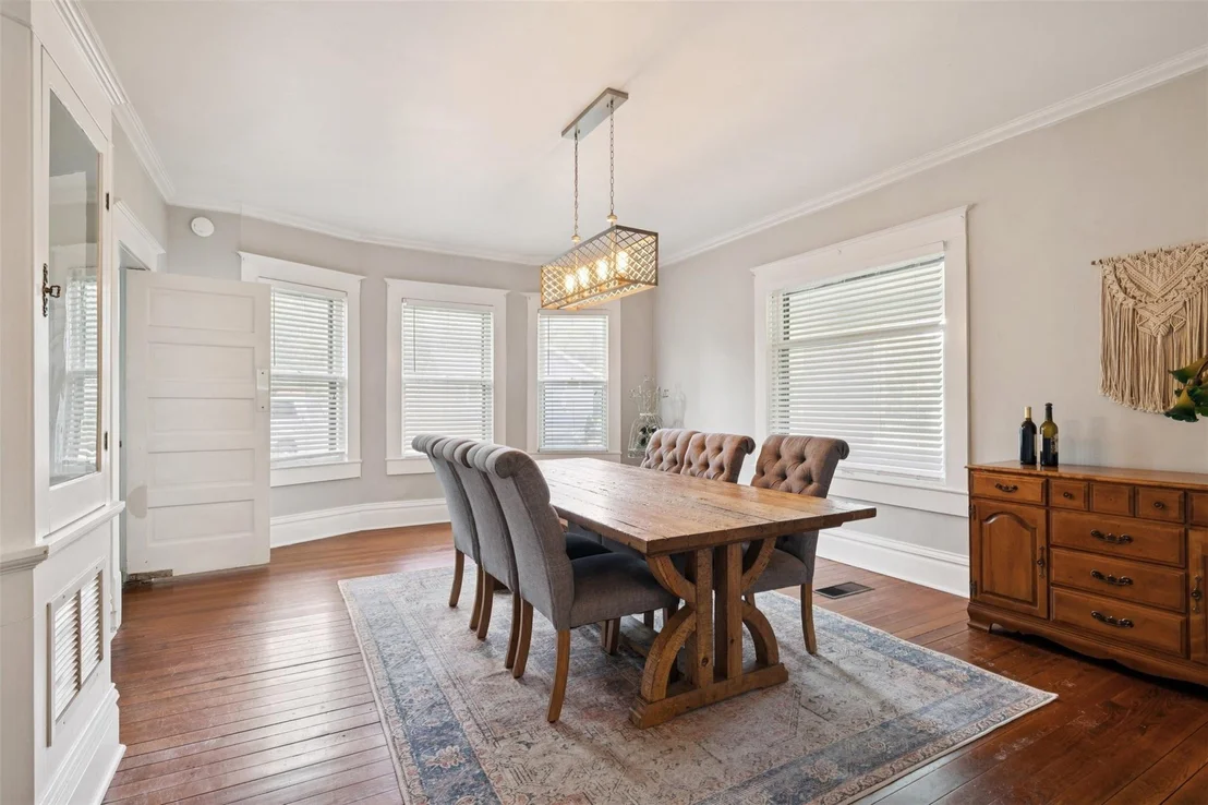 Photo of 1004 Mitchell Street