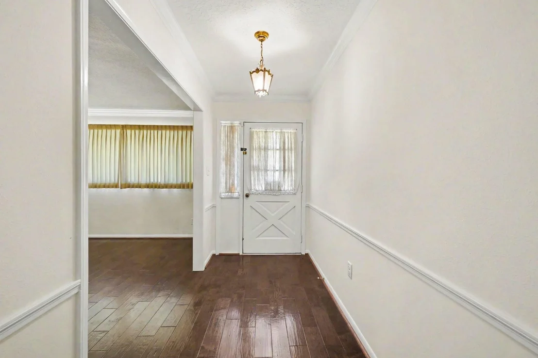 Photo of 26222 Oakhurst Drive
