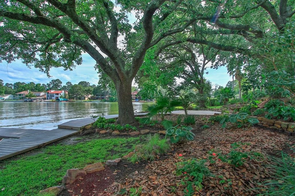 Photo of 3023 Willowbend Road