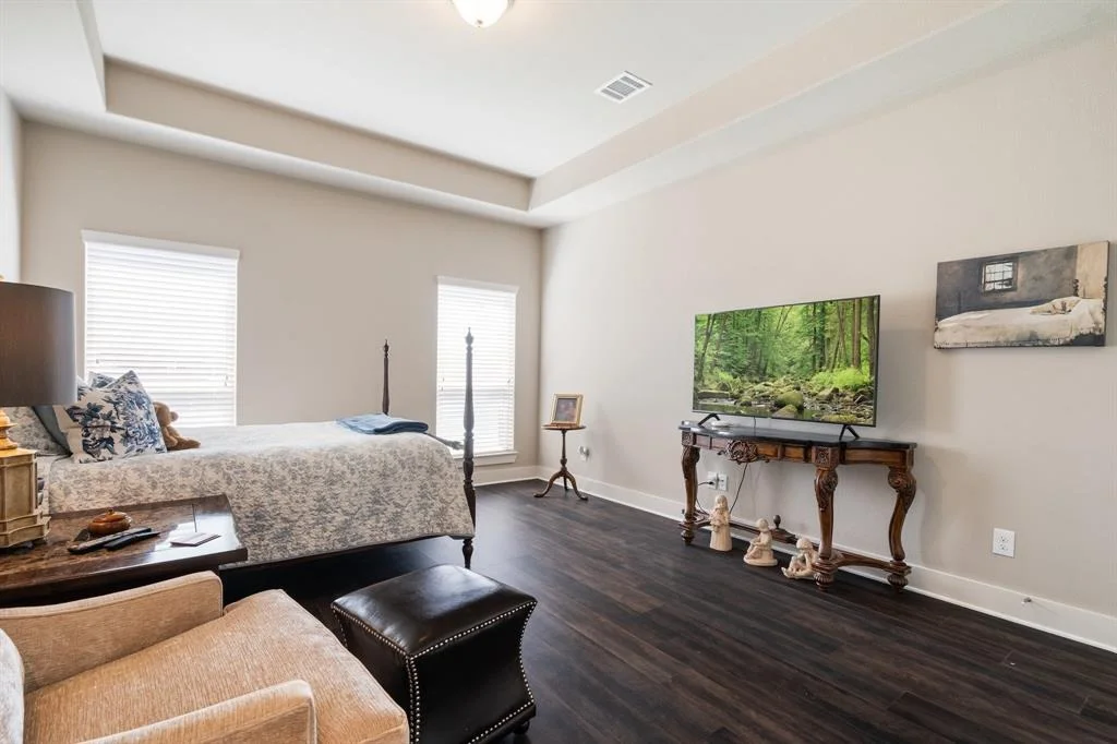 Photo of 320 Black Walnut Court