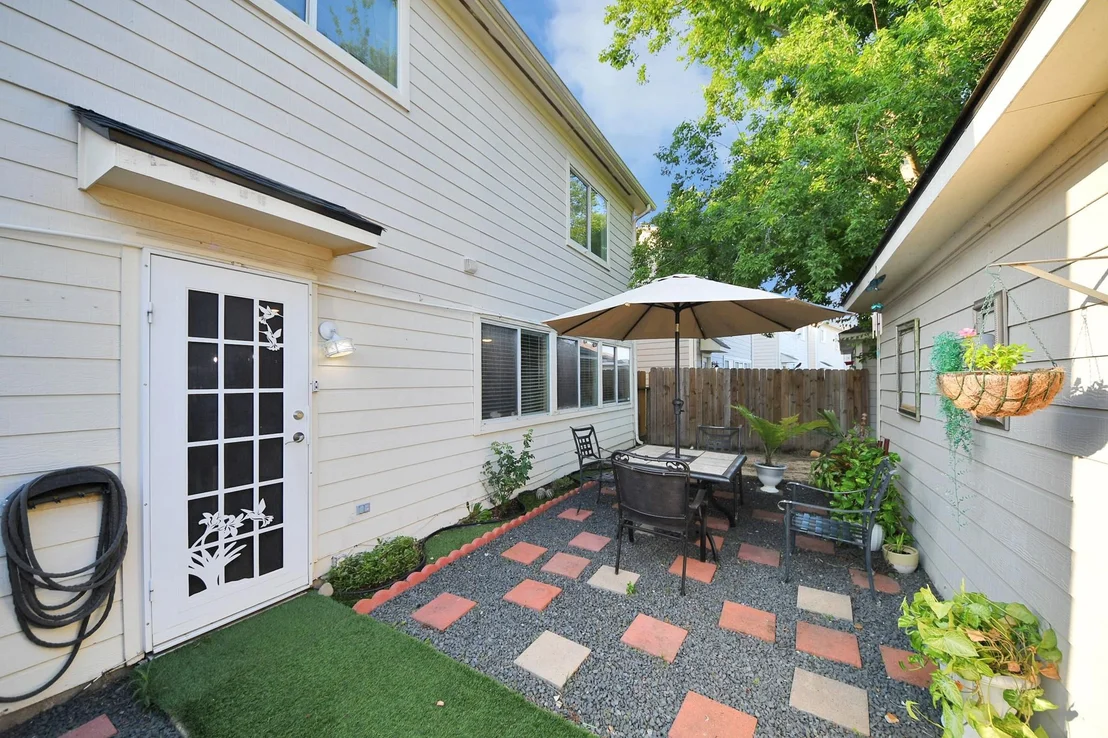 Photo of 20826 Settlers Lake Cir N Circle