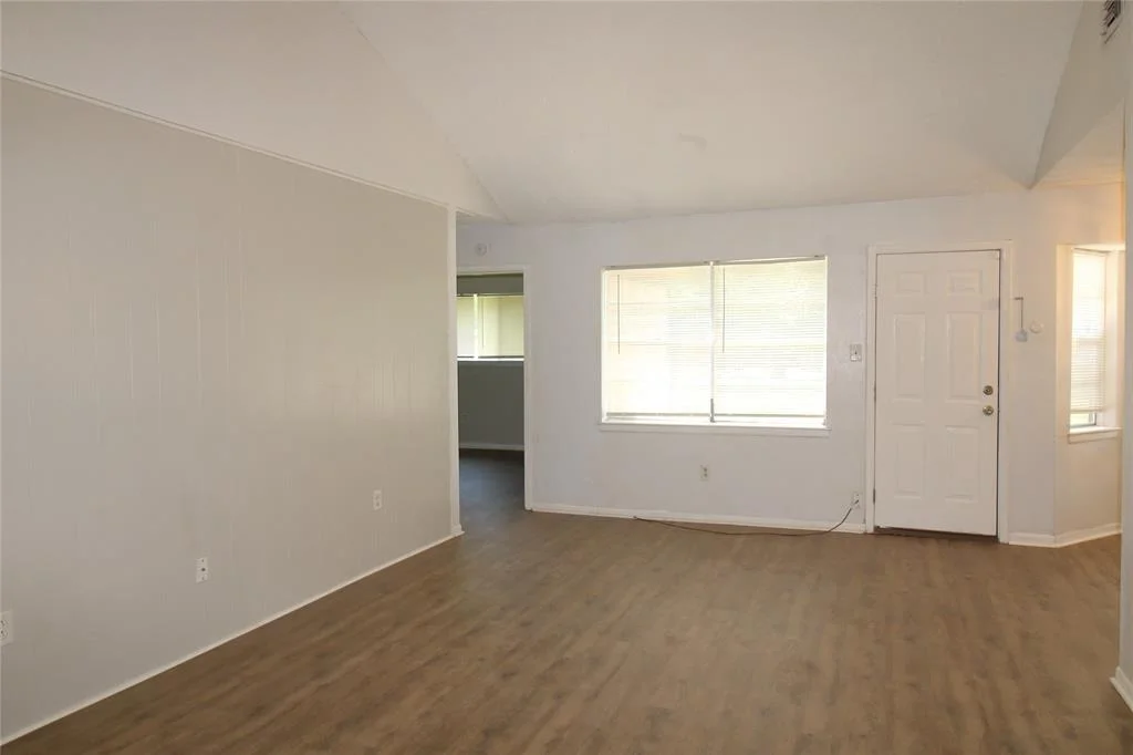 Photo of 701 Meadowglen Drive