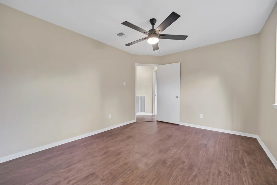 Photo of 2303 Willow Lake Drive