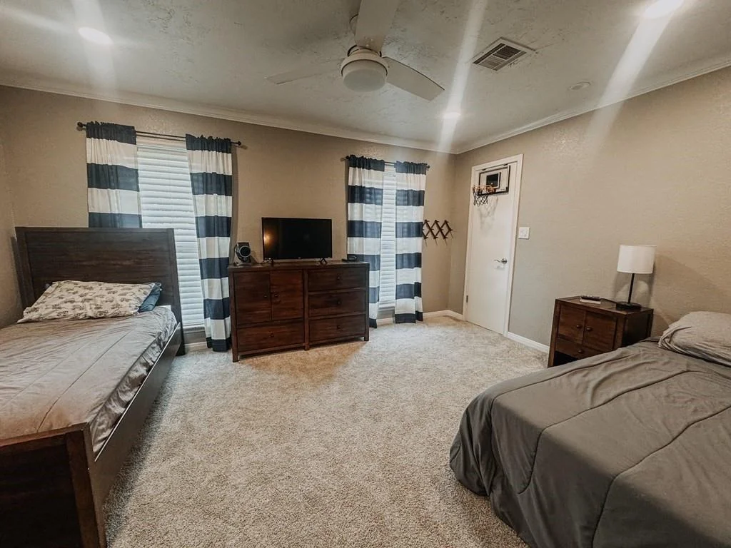 Photo of 2814 Oak Drive