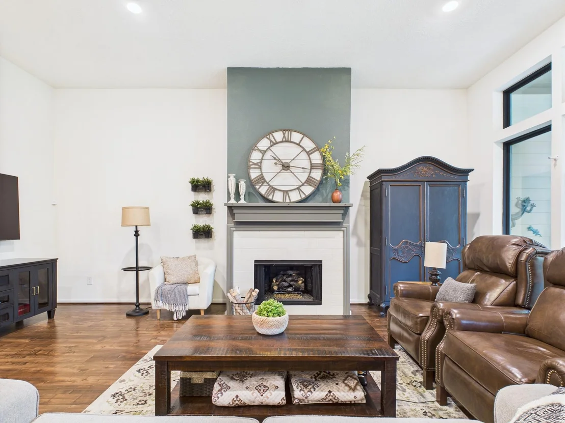 Photo of 6003 Rivergrove Bend Drive