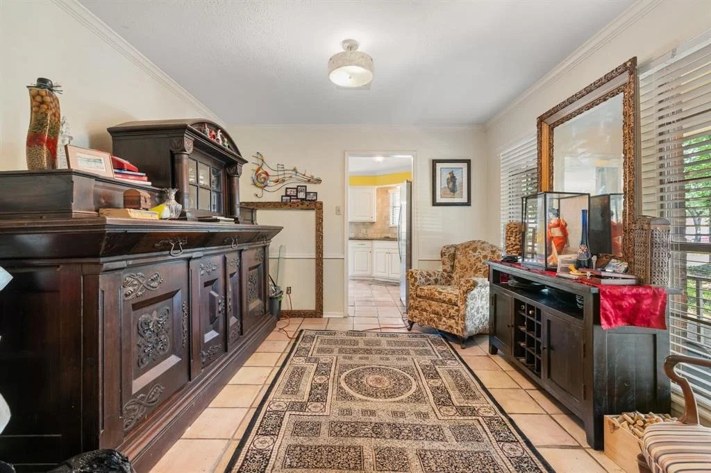 Photo of 323 Laura Lane