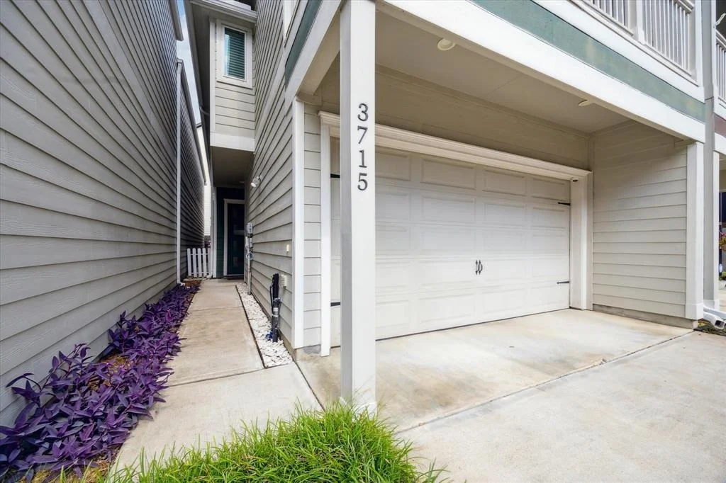 Photo of 3715 Oakroc Grove