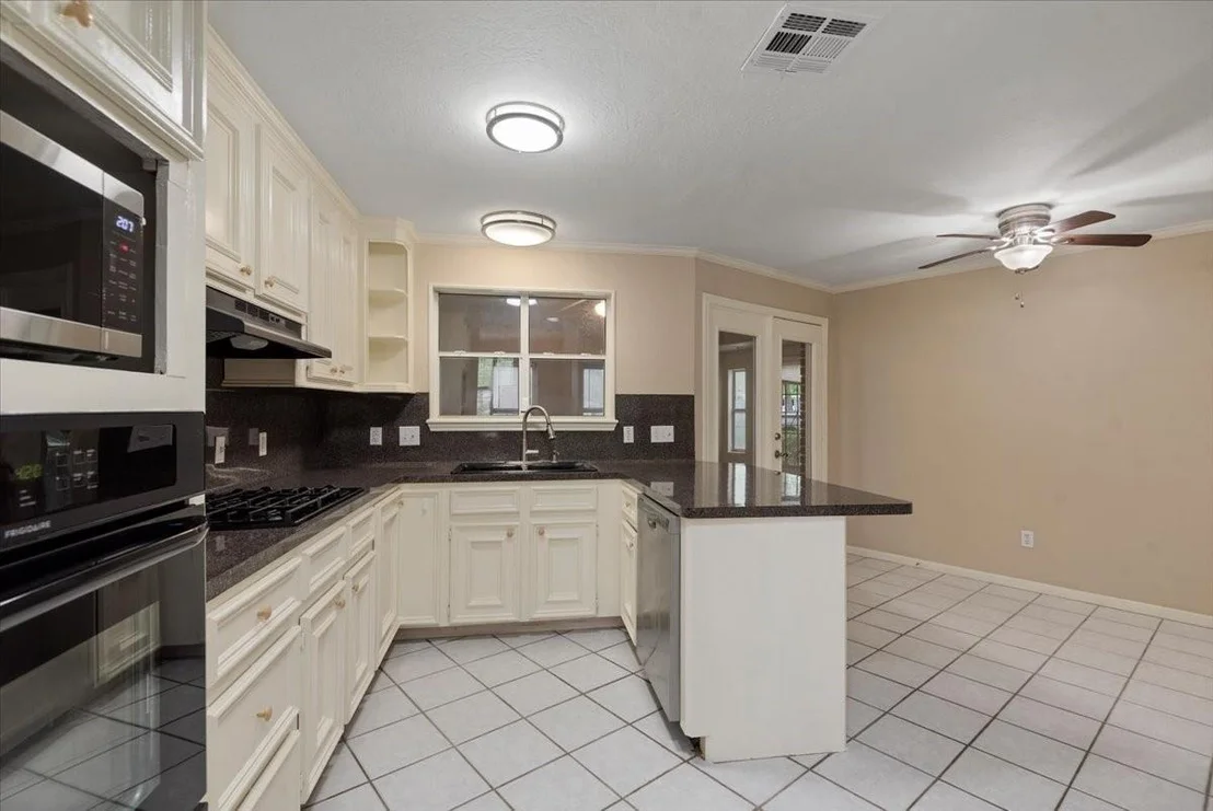 Photo of 14151 Buckingham Lane