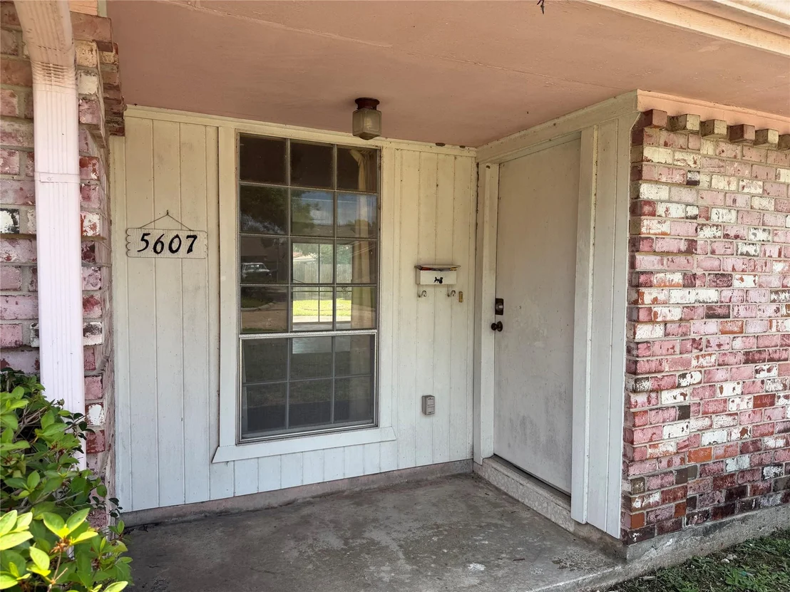 Photo of 5607 Viking Drive