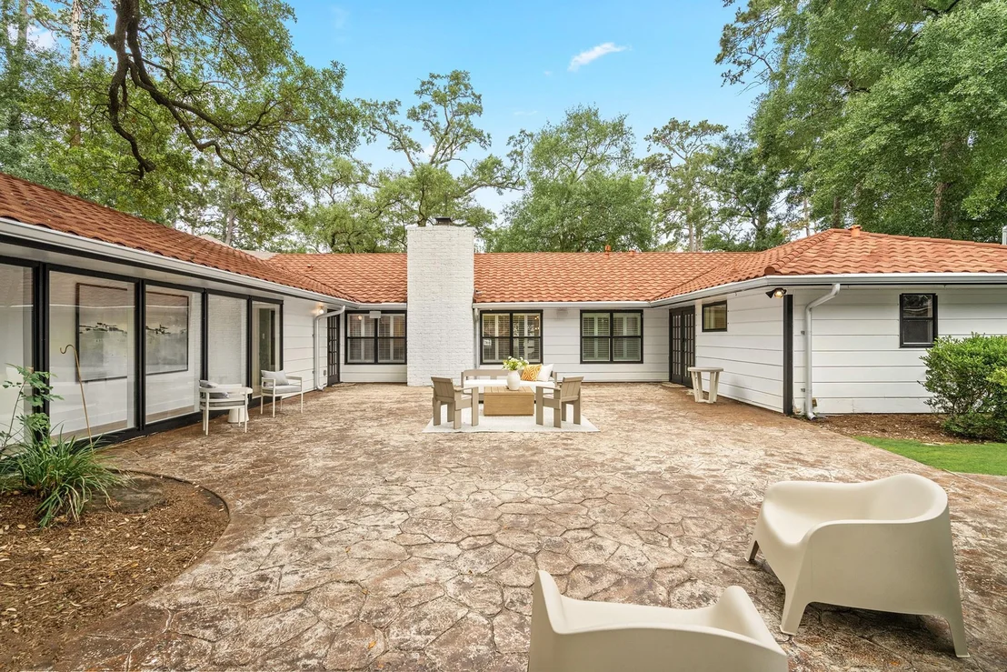Photo of 938 Magdalene Drive