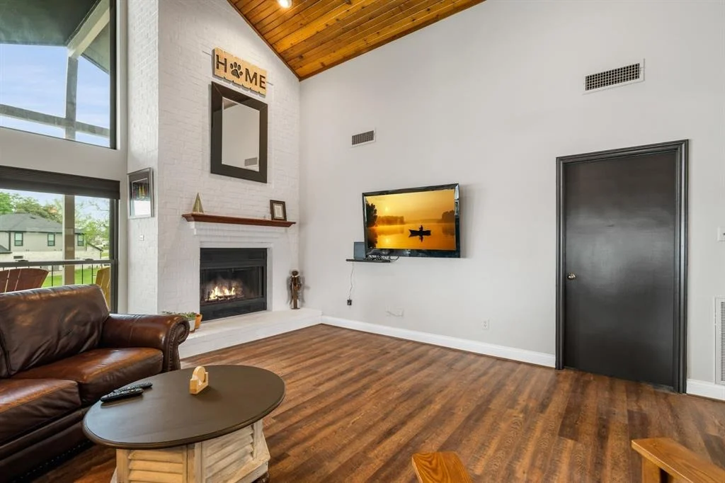 Photo of 1022 Lake View Drive