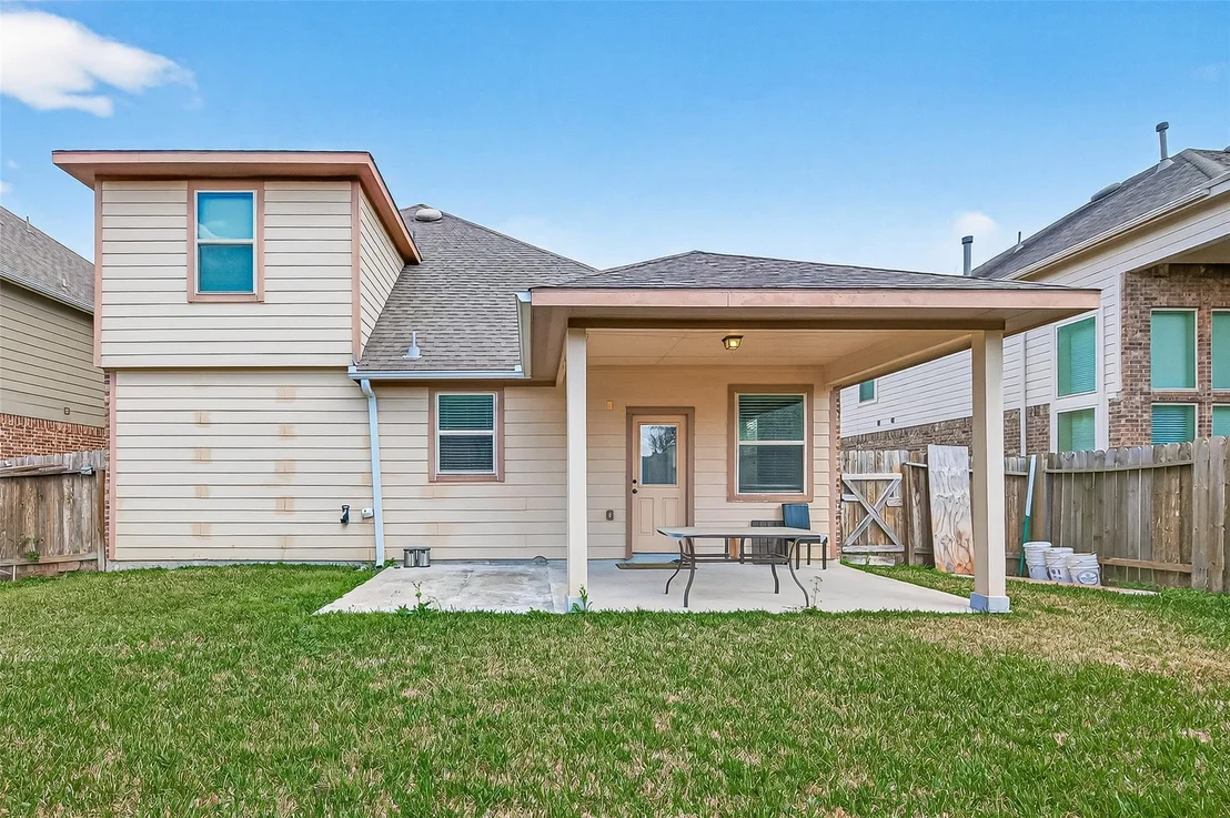 Photo of 6018 Gracys Landing Ln