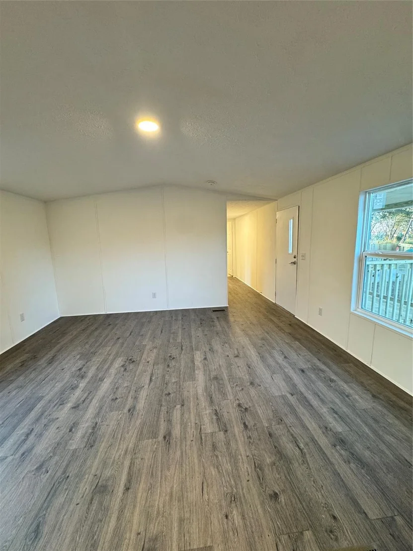 Photo of 409 W Harris Avenue