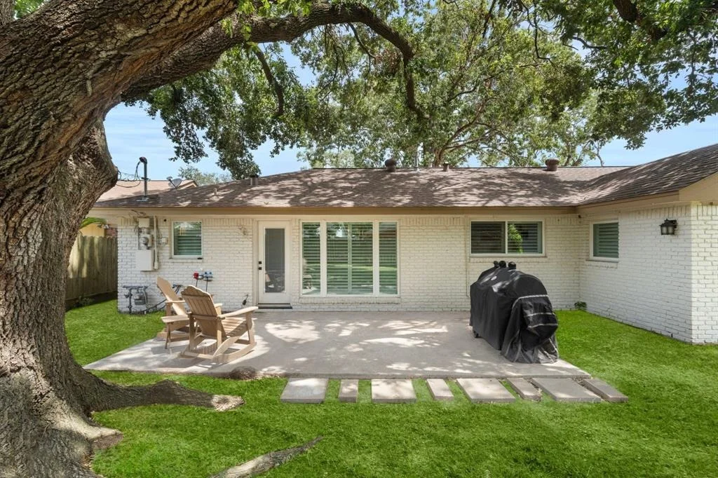 Photo of 5319 Saxon Drive
