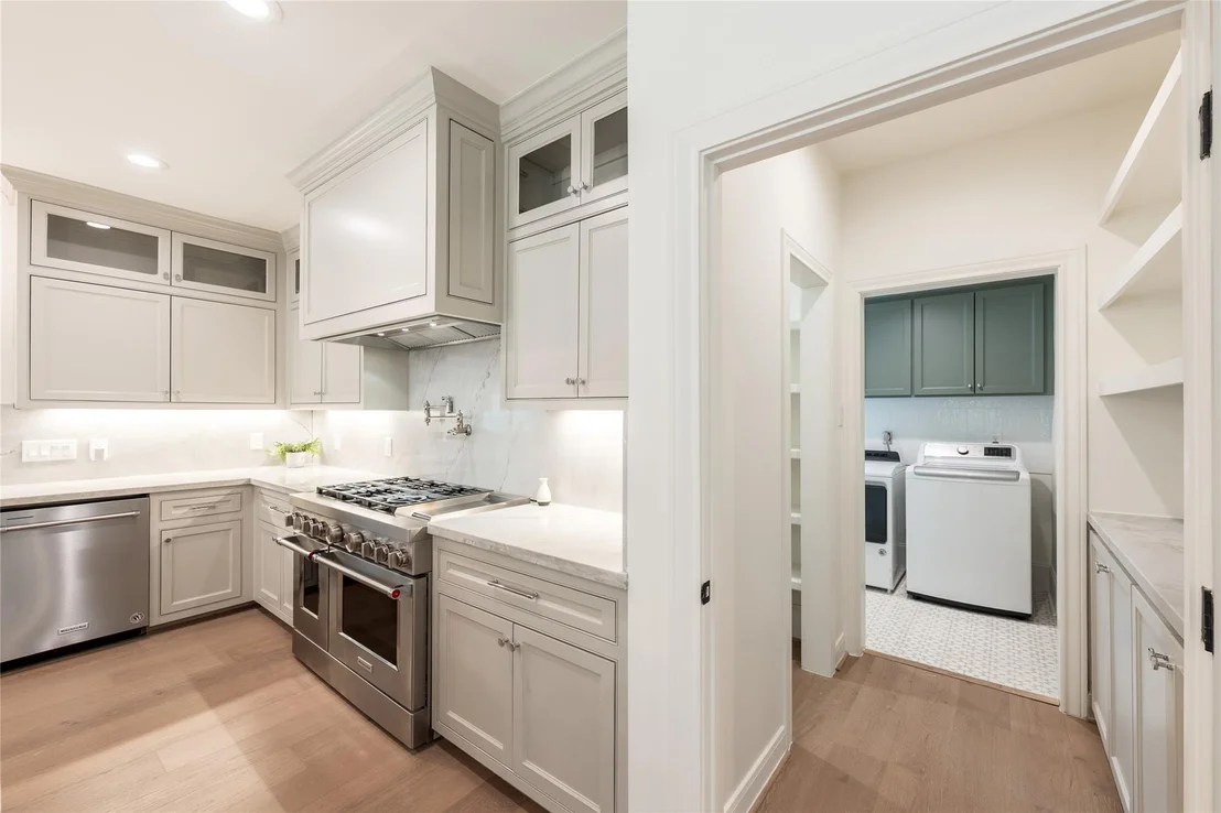 Photo of 25 Woodsborough Circle