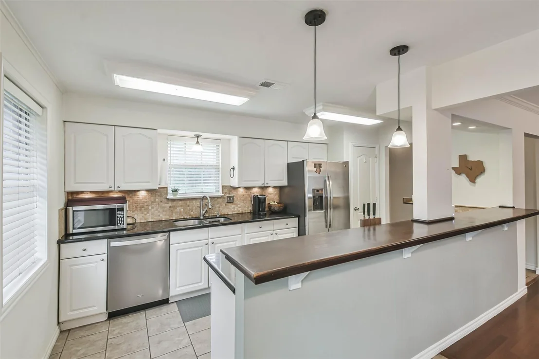 Photo of 10502 Deval Drive