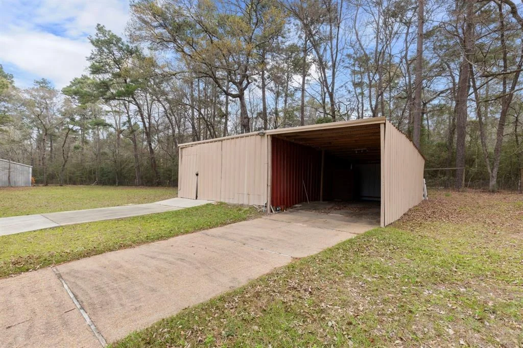 Photo of 16202 Surrey Lane
