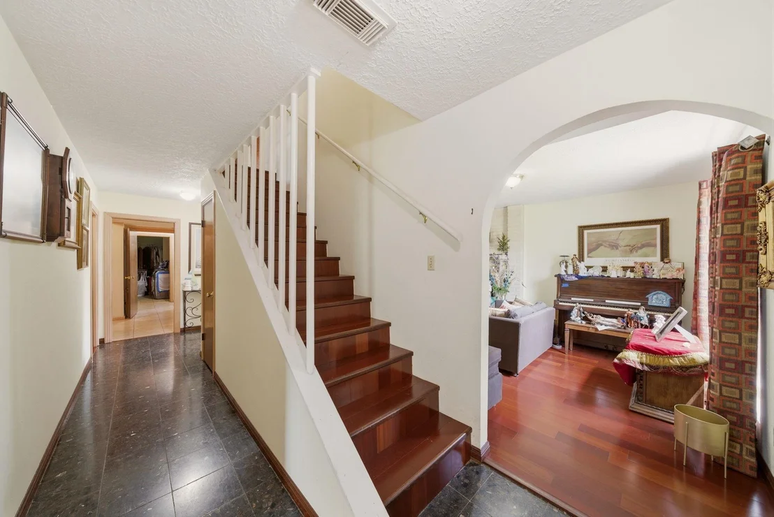 Photo of 1124 Estate Drive