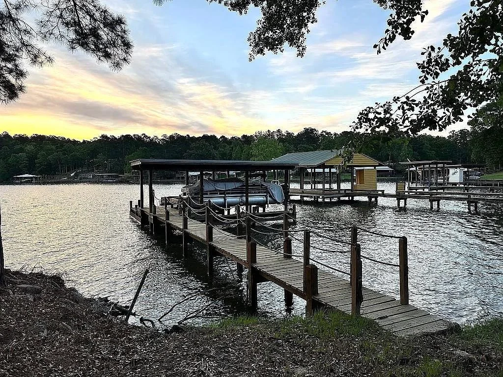 Photo of 308 N Point Drive