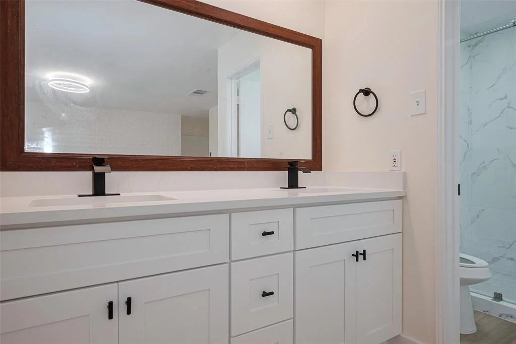 Photo of 839 Voyager Drive