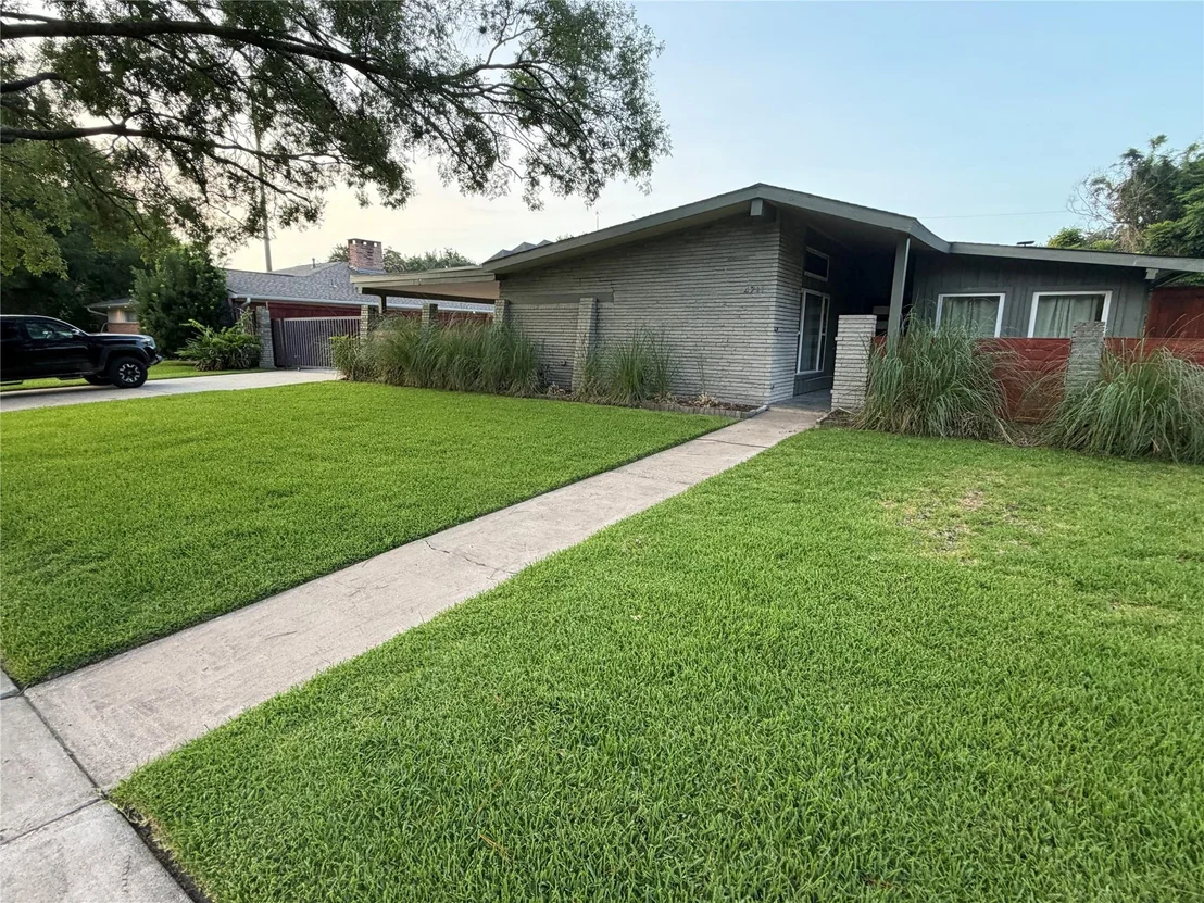 Photo of 4711 Imogene Street