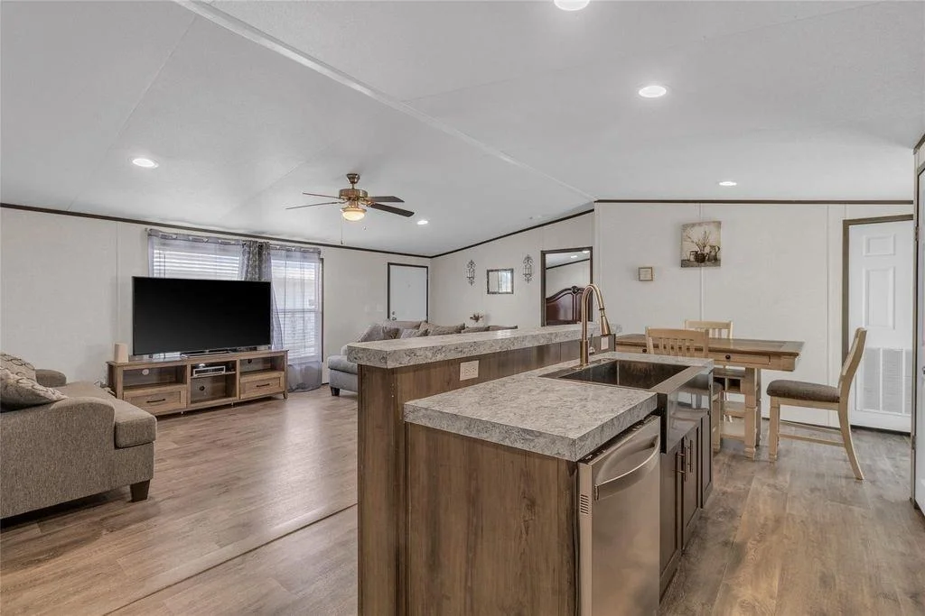Photo of 752 Road 5820
