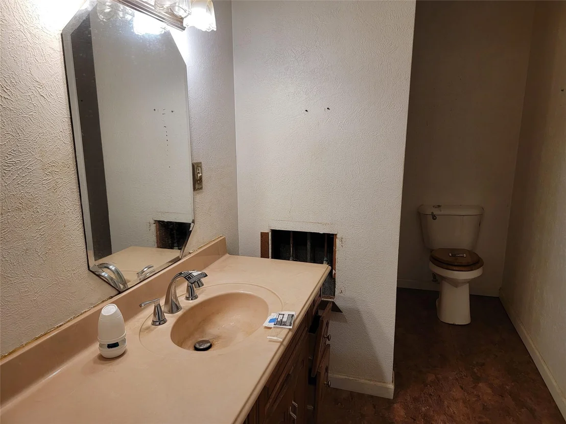 Photo of 156 White Oak Circle