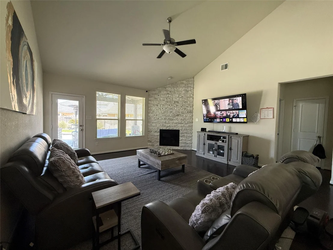 Photo of 7126 Edwanna Lane