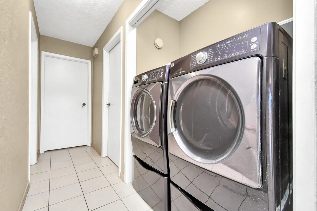 Photo of Unit 250D at 2501 Gulf Freeway