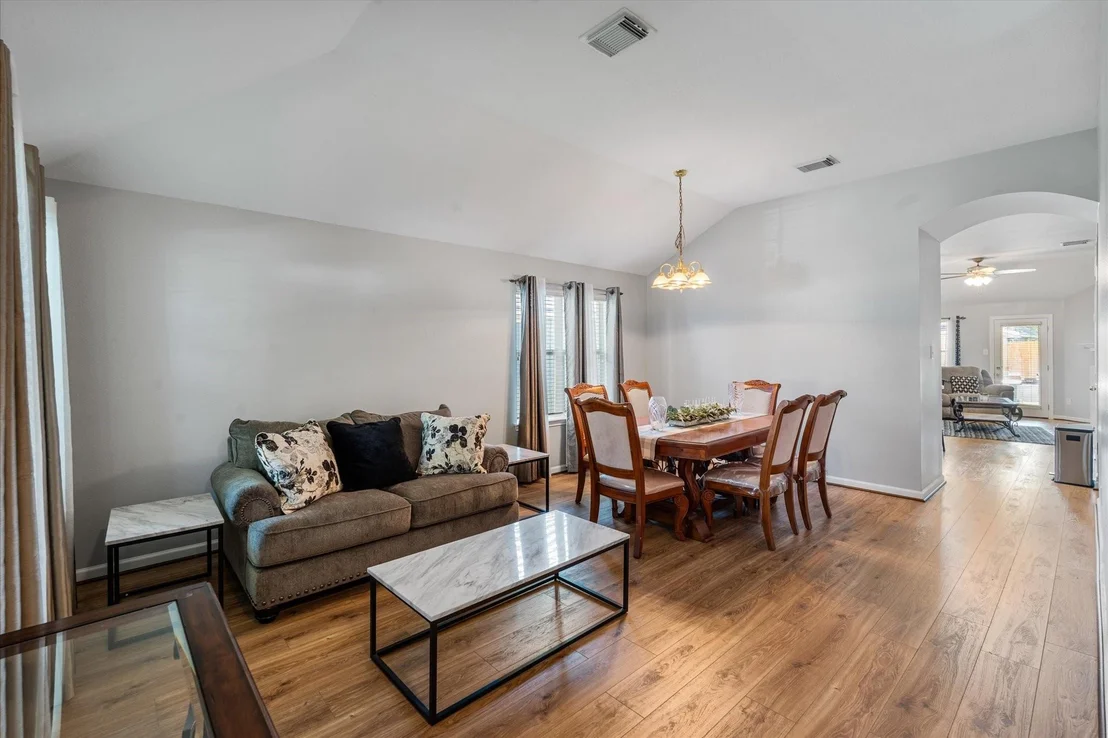 Photo of 4511 Baron Road