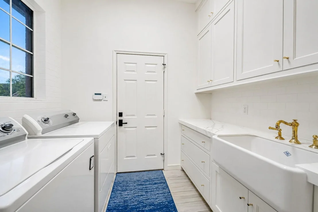 Photo of 318 Bayshore Drive