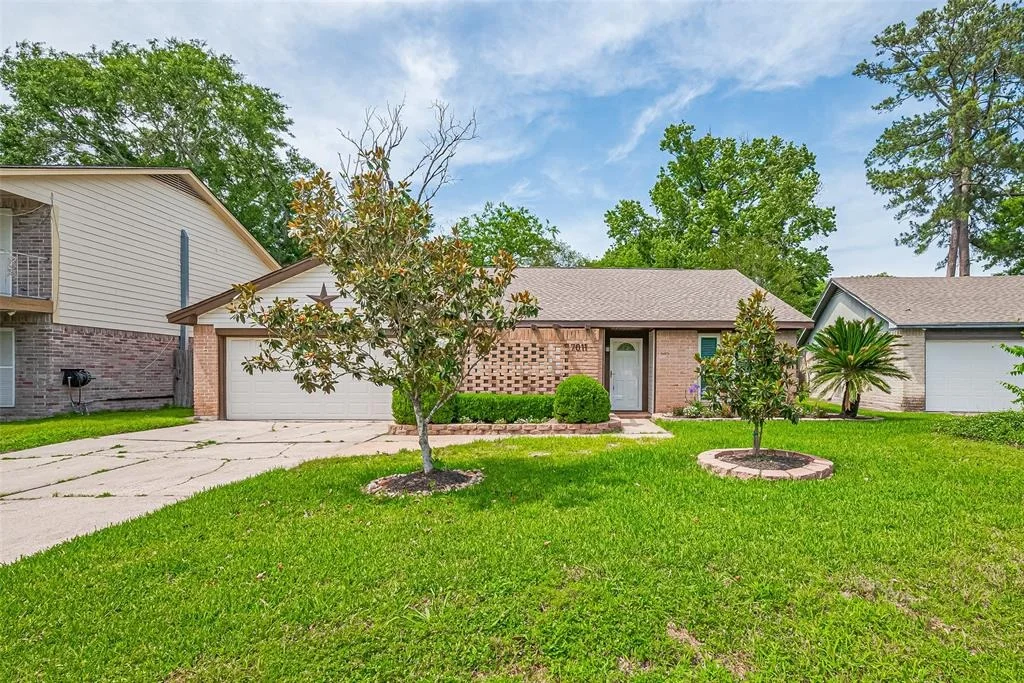 Photo of 7011 Maple Fox Drive