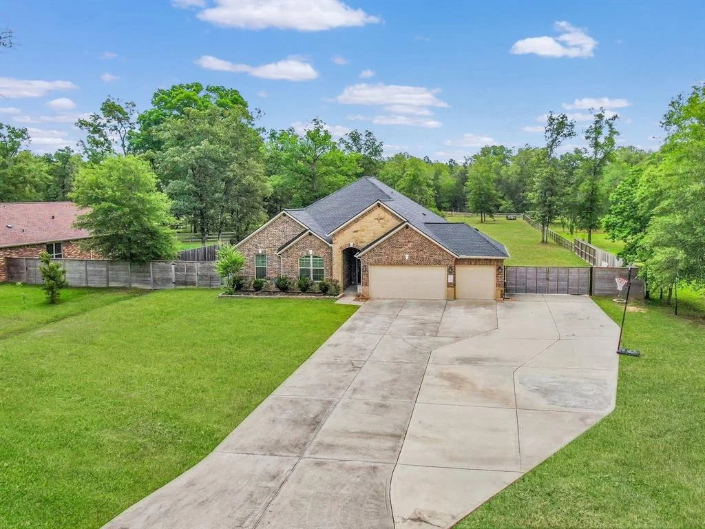 Photo of 9175 White Tail Drive