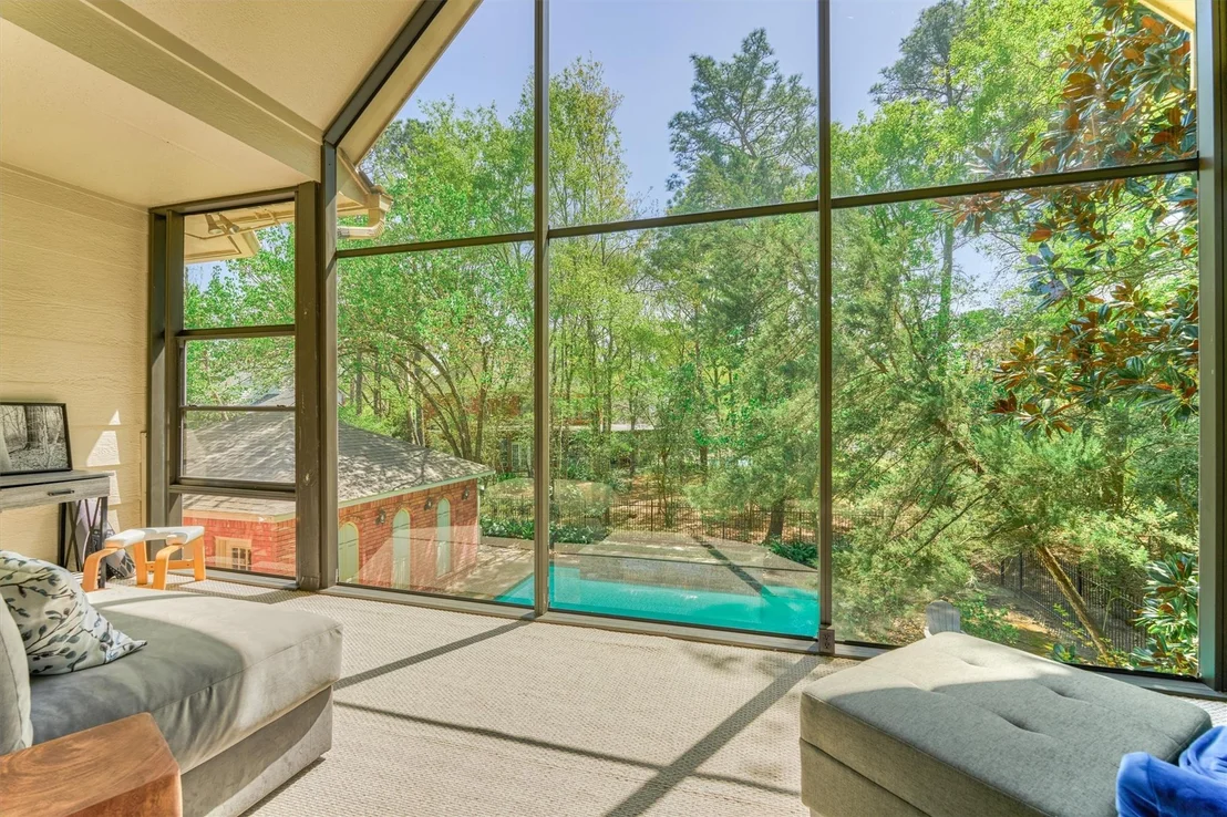 Photo of 115 E Shadowpoint Circle